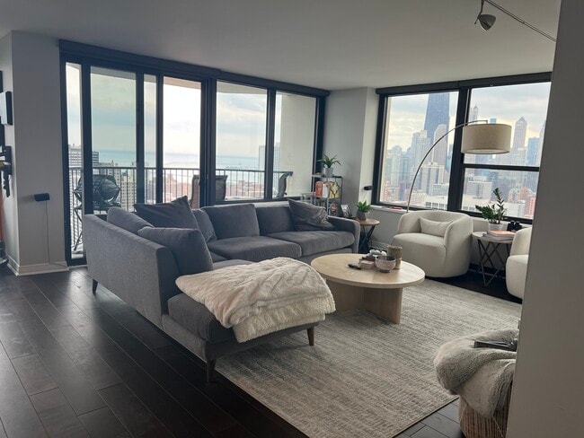 Building Photo - 1560 N Sandburg Ter