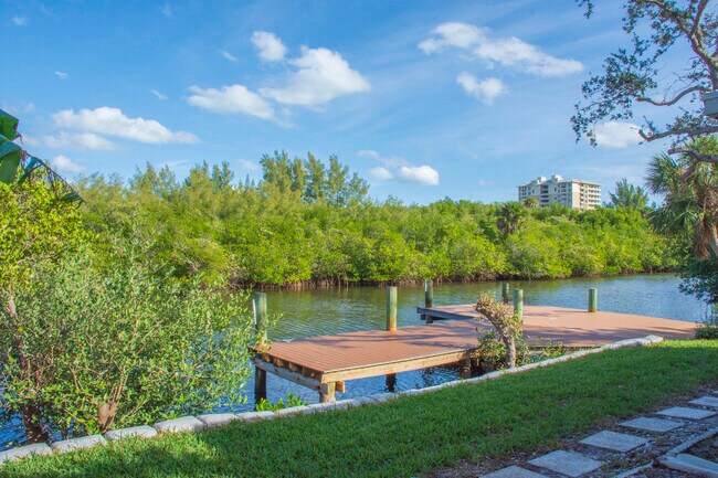 Foto del edificio - 922 Jackson Way