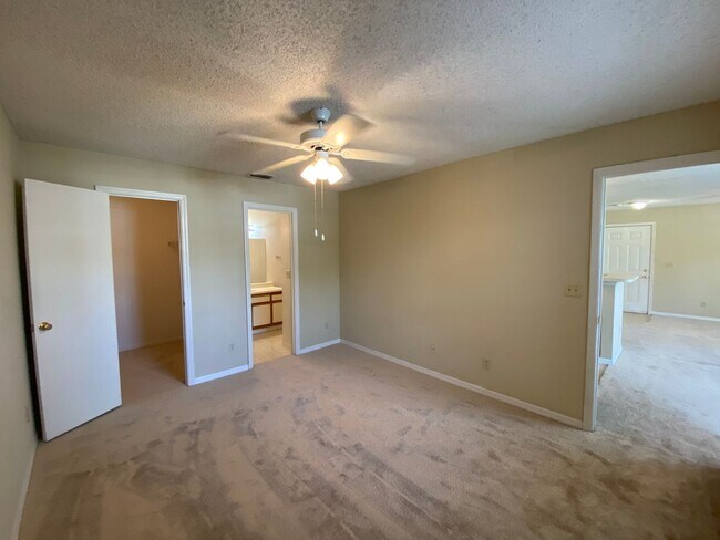 Foto del edificio - Ground floor unit in Tradewinds