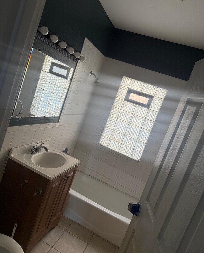 Building Photo - 3201 N Humboldt Ave