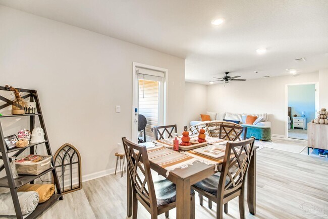 Foto del edificio - 4385 White Birch Ct