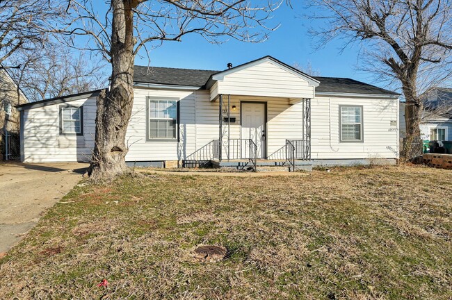 Building Photo - Modern 3-Bedroom Home in Prime Oklahoma Ci...