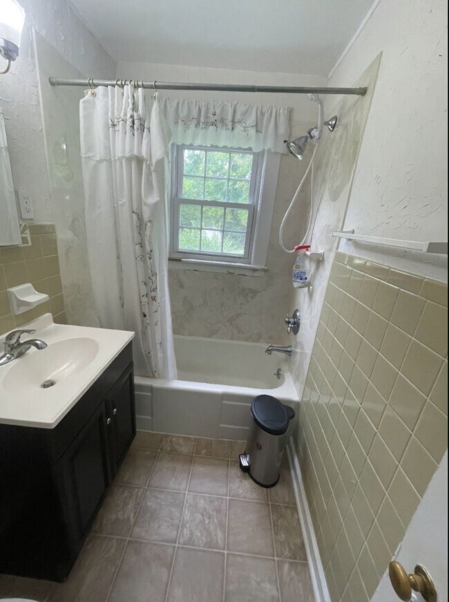 Foto del edificio - Charming 2-3 bedroom cottage for rent!