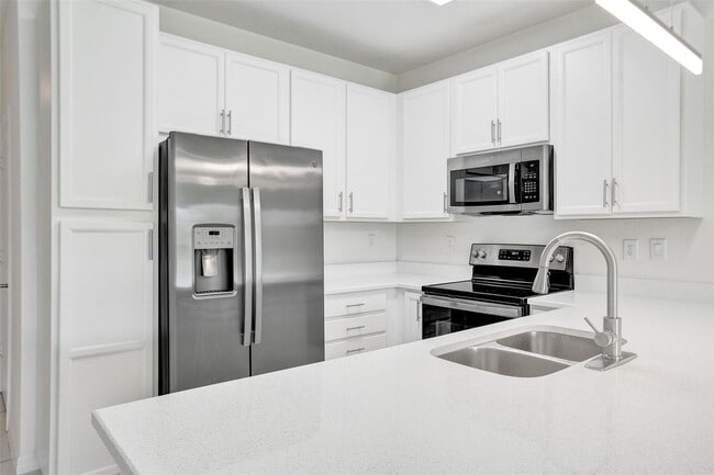 Building Photo - 4748 SW 63rd Terrace