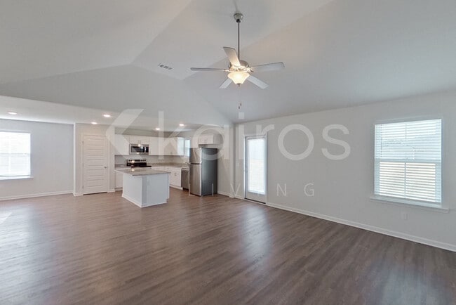 Foto del edificio - 137 Western Red Cedar Dr