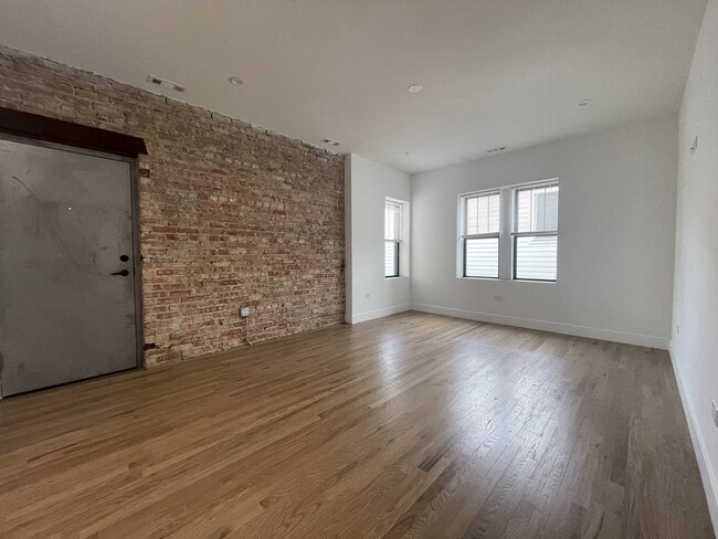 Building Photo - 1303 S California Ave