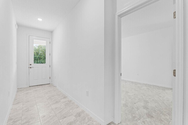 Foto del edificio - 2024 Built 4/2 Single Family Home for Rent 10 minutes from Orlando International Airport