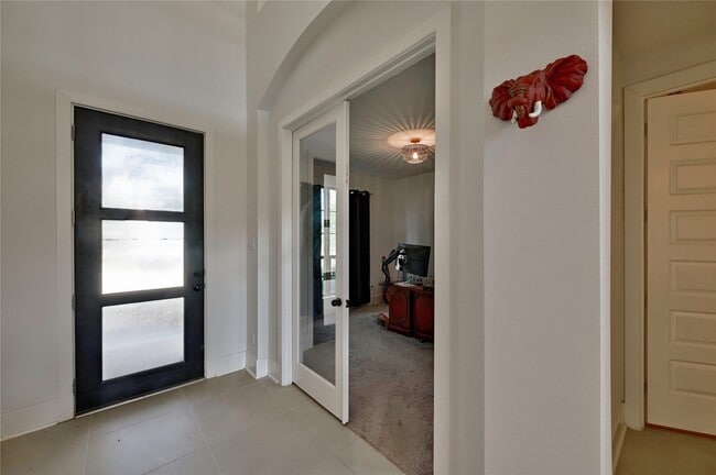 Foto del edificio - 6211 Shore Ridge Ct