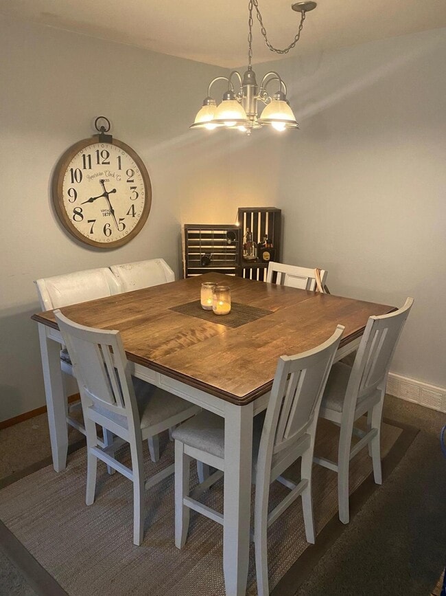 Foto del edificio - 4932 Sutton Ln
