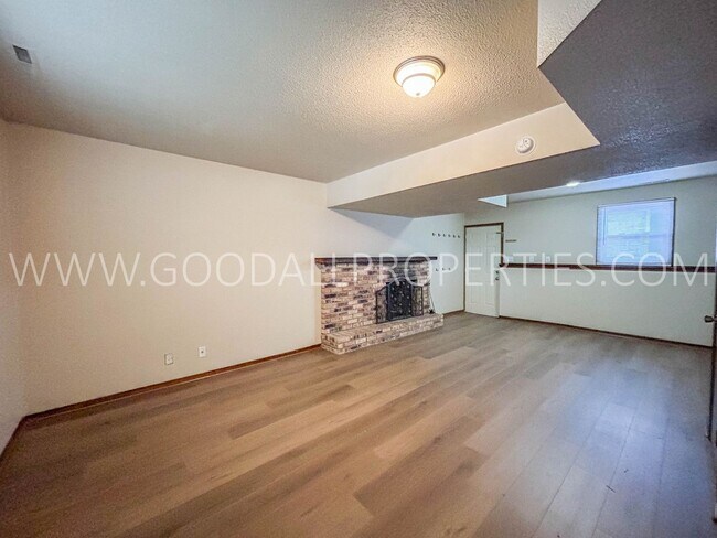 Foto del edificio - 2 Bedroom 1 Bath Duplex in Ankeny