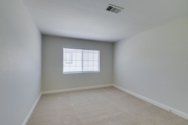 Foto del edificio - Modern 2 Bed, 2.5 Bath Henderson Townhome