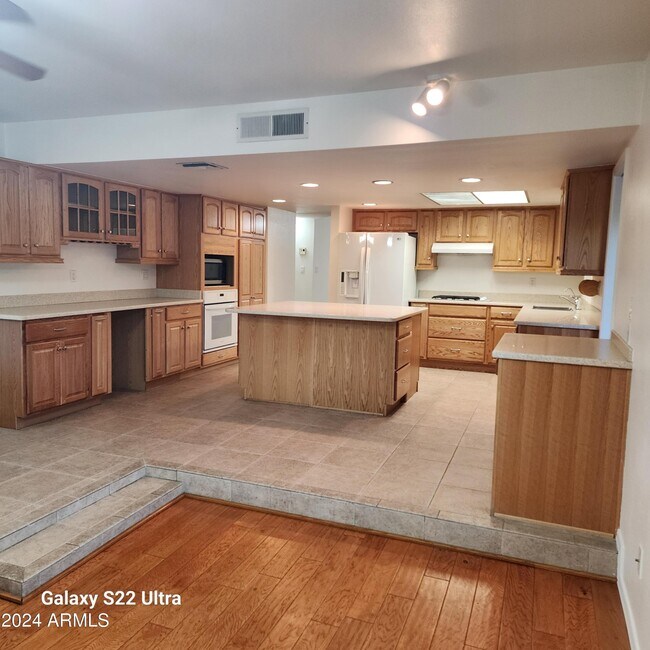 Foto del edificio - 13423 N 29th Pl