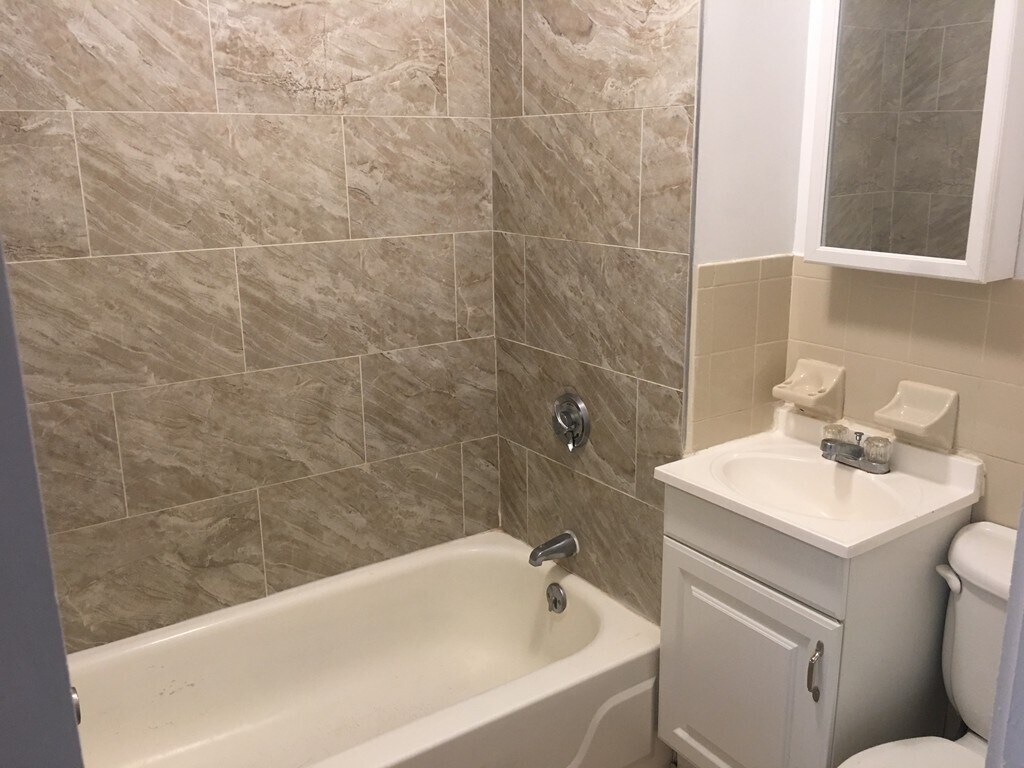 Primary Photo - 283 W 3rd St
