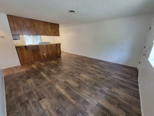 Foto del edificio - Duplex Apartment for Rent in Corning!