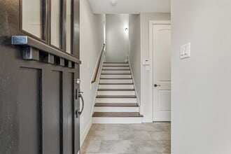 Building Photo - 2441 Charleston St