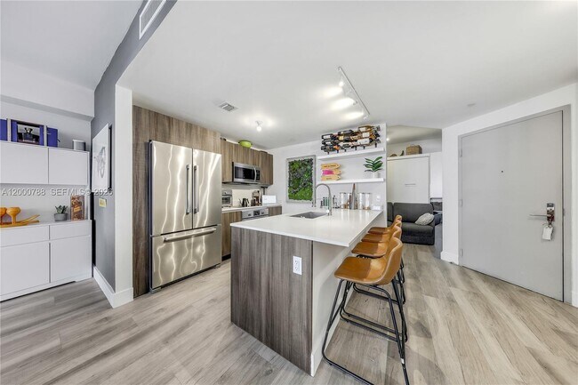 Foto del edificio - 488 NE 18th St