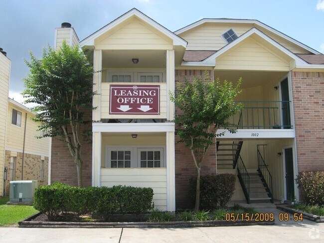 Barrington Court Condominiums Apartments Humble, TX