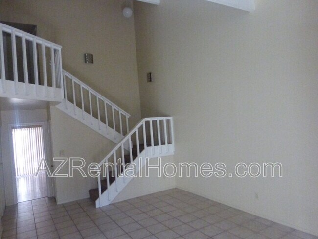 Foto del edificio - 2139 E Sanos Dr