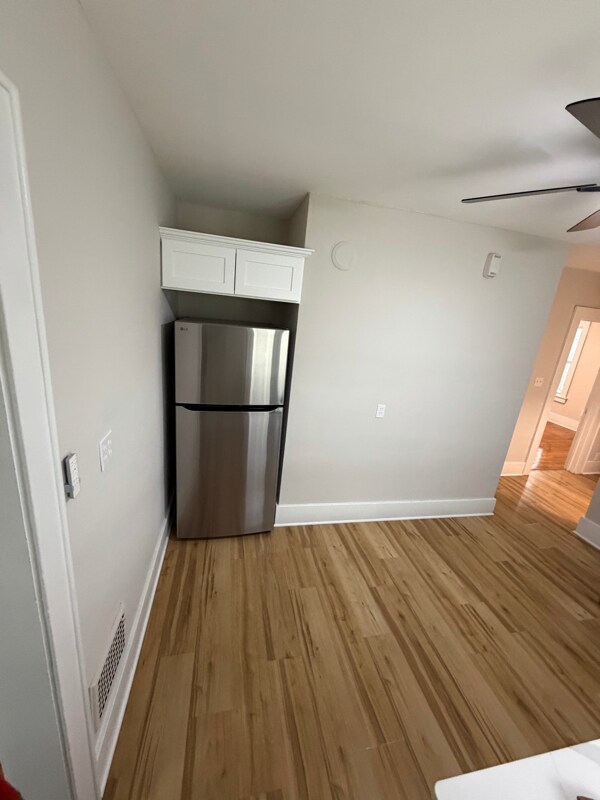 Foto del edificio - 513-15 Tennyson Ave