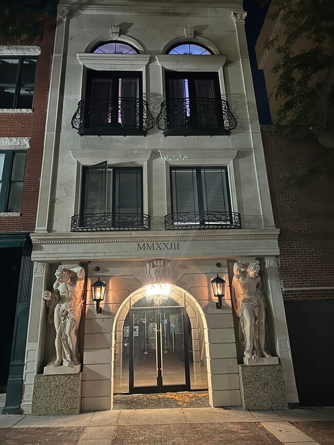 Building Photo - 218 Washington St