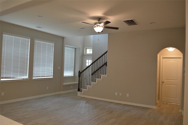 Building Photo - 28043 Rocky Heights Dr