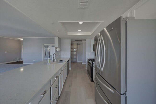 Foto del edificio - 4591 Warner Ave