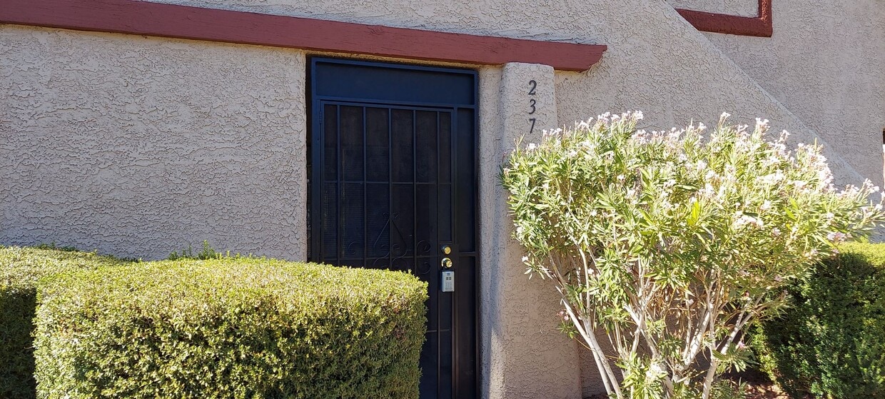Primary Photo - DOWNSTAIRS UNIT. 1 BEDROOM AND 1 BATHROOM....
