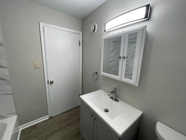 Foto del edificio - 3 Bed 1 Bath Single Family Home!