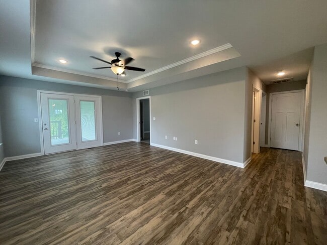 Building Photo - 3 Ranch Single Family Home- Fitness, Pools...