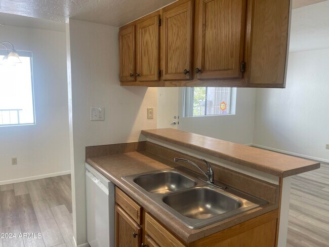 Building Photo - 12123 Bell Rd