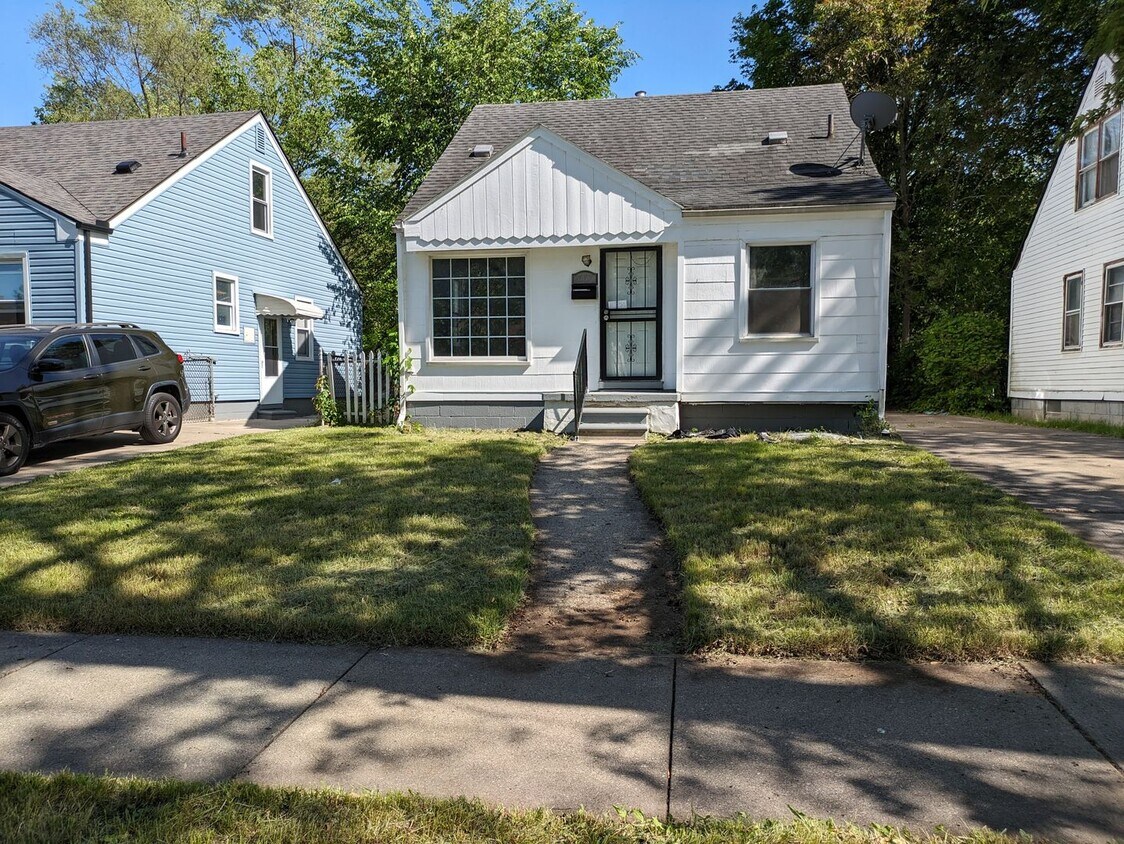 Primary Photo - 26671 W. Hill 3bed/1bath with great back y...