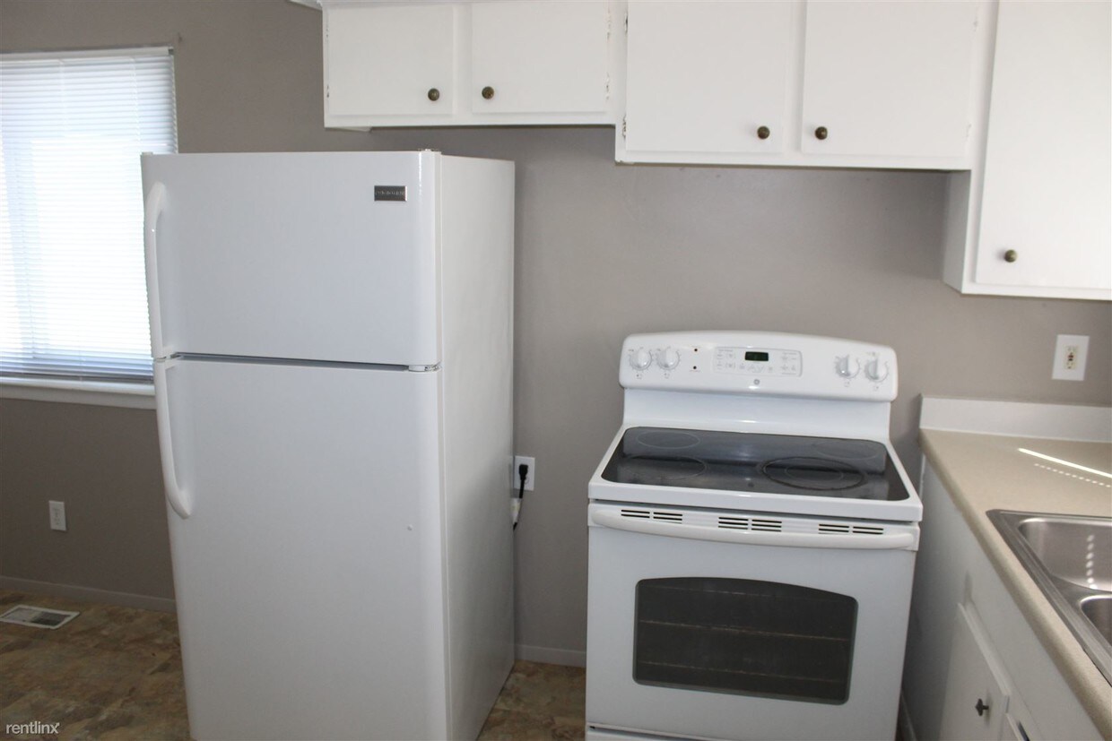 Building Photo - 3 br, 1 bath House - 29088 Richard St