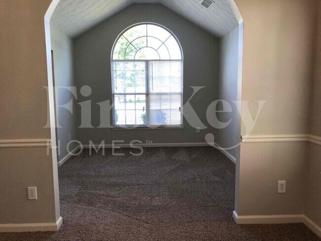 Building Photo - 3204 Diamond Bluff