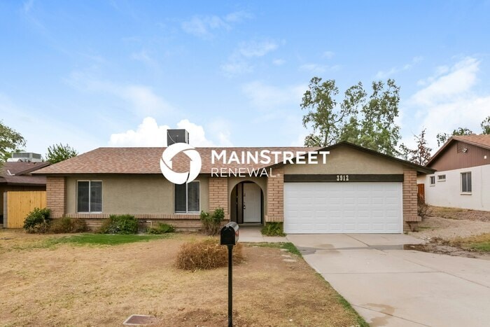 Primary Photo - 3 Bedroom Pet-Friendly Home in Phoenix, AZ...
