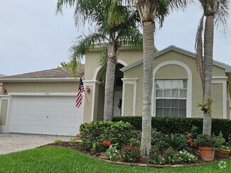 Building Photo - 552 Calamondin Way SW