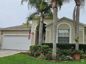 Building Photo - 552 Calamondin Way SW