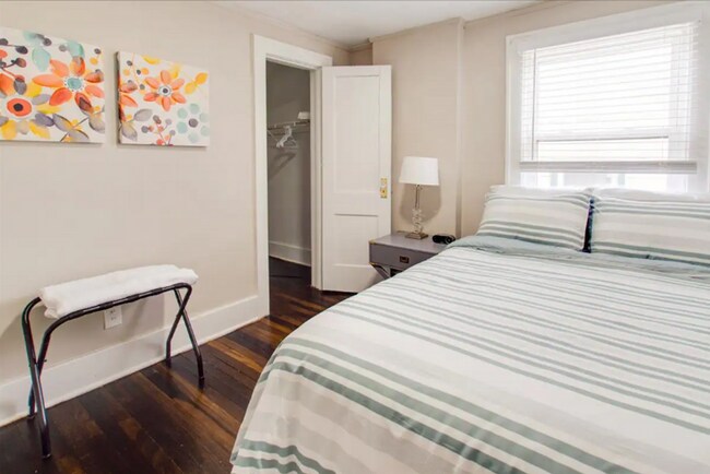 Building Photo - Move In Ready - 3 Bedroom 1.5 Bathroom Sin...