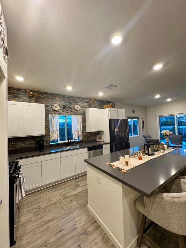 Foto del edificio - 10831 Larboard Ct