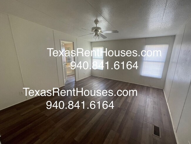 Building Photo - Massive home ready for rent near Legacy Hi...