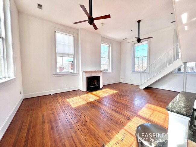 Building Photo - 1408 Q St NW