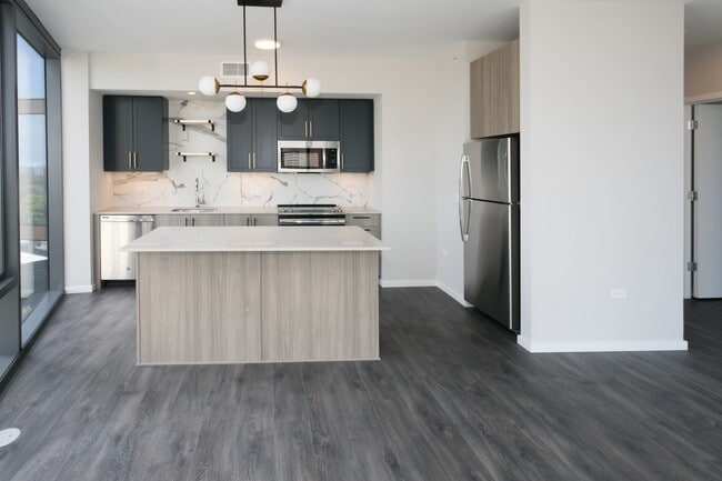 Interior Photo - 5252