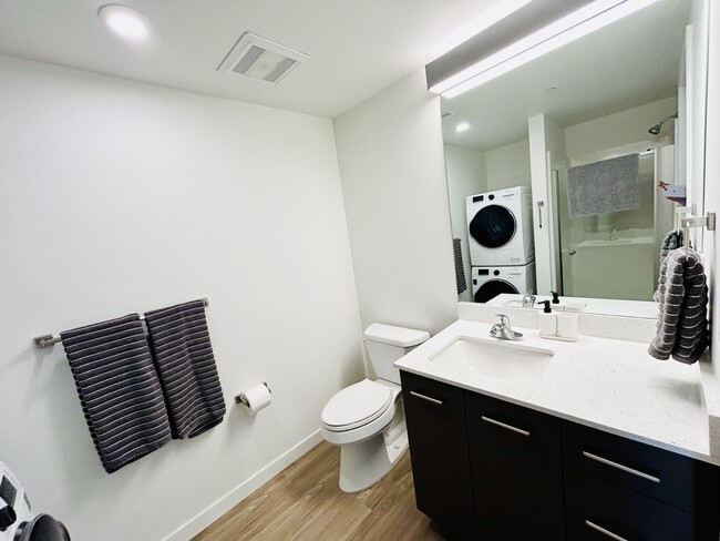 Building Photo - DOCK 59 APARTMENTS