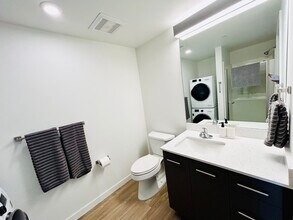 Building Photo - DOCK 59 APARTMENTS