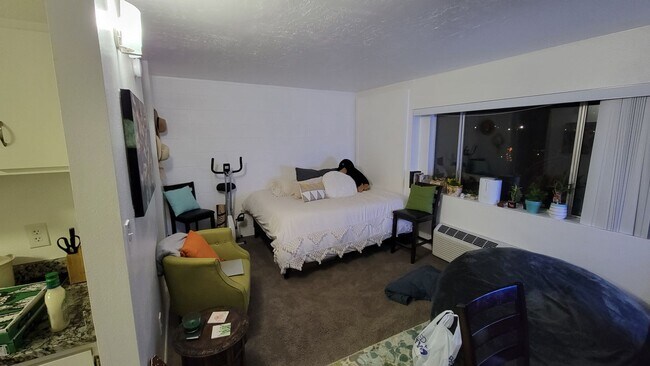 Foto del edificio - Studio Apartment - Available August 10th