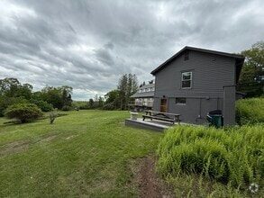 Building Photo - 120 Looking Glass Hill Rd