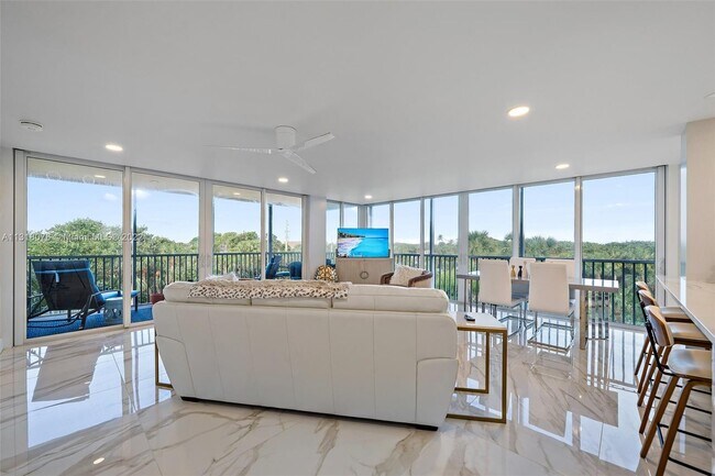 Foto del edificio - 669 NE Plantation Rd