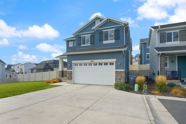 Building Photo - 3052 S Red Pine Dr