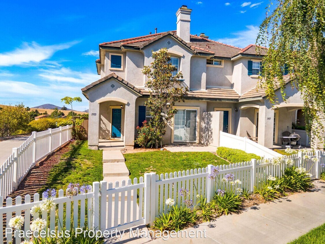 Foto principal - 3 br, 2.5 bath House - 1955 Mount Bullion Dr
