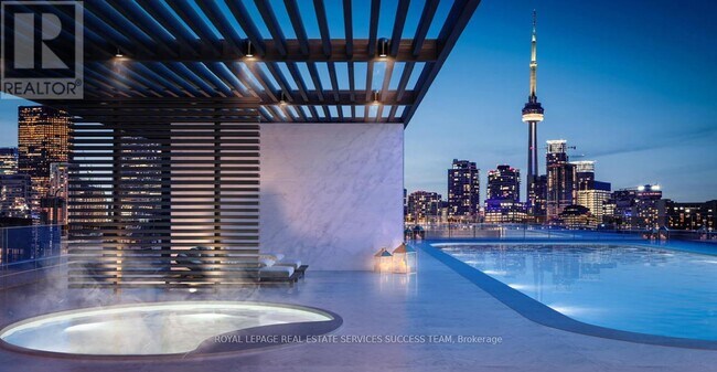 Building Photo - 230 Simcoe St