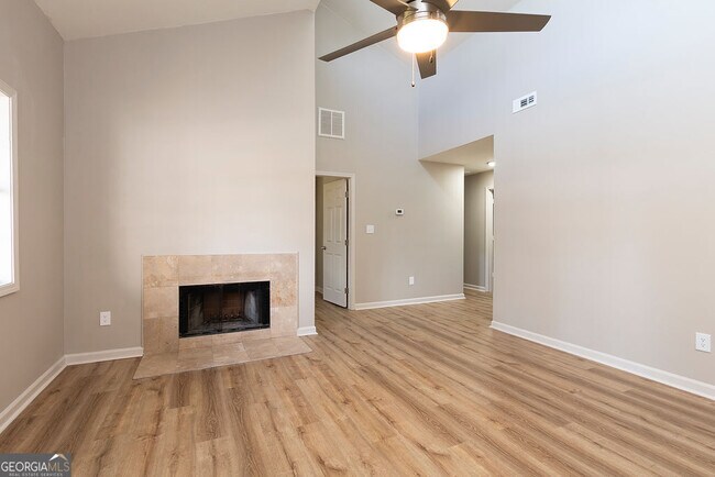 Building Photo - 2223 Papp Dr